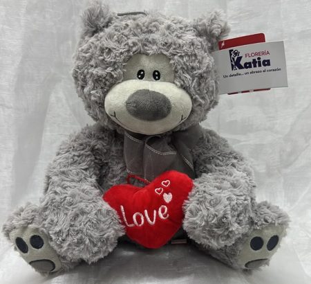 peluche, osito, gris,felpa rizada, corazon rojo, love, floreria katia, tapachula.