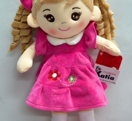 muneca-peluche-rubia-vestido-rosa-fucsia-coletas-rizadas-zapatitos-floreria-katia-tapachula